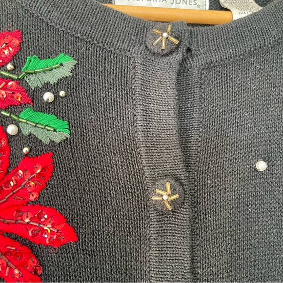 Vintage Victoria Jones Embroidered Poinsettia Embellished Christmas Sweater - Picture 12 of 13